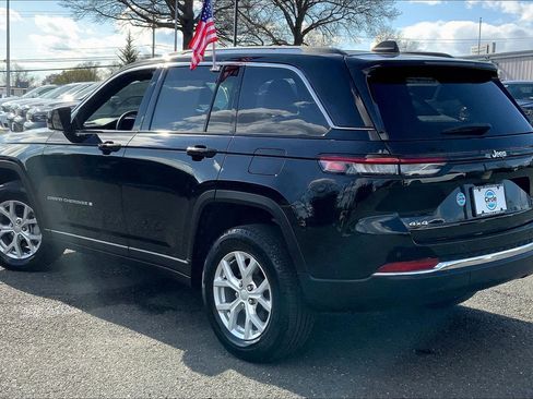 Certified 2023 Jeep Grand Cherokee Limited AWD/4WD image 11
