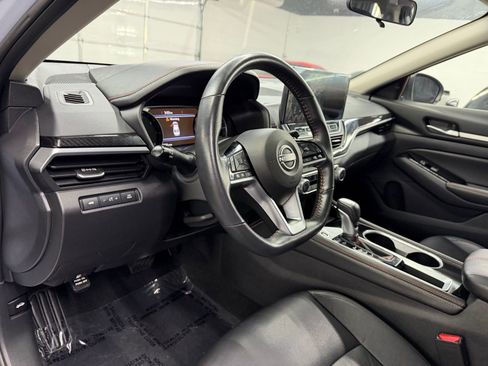 Used 2024 Nissan Altima 2.5 SR w/ SR Premium Package image 17
