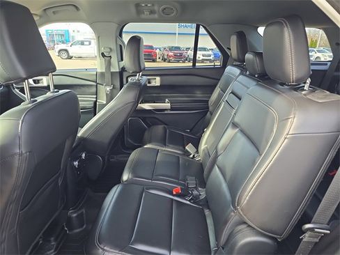 Used 2021 Ford Explorer XLT w/ Equipment Group 202A image 22