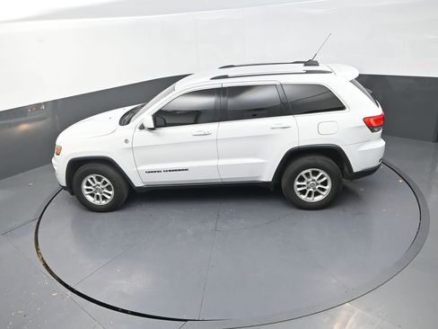 Used 2019 Jeep Grand Cherokee Laredo image 18