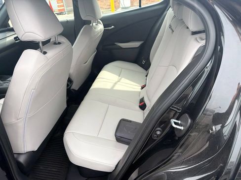Used 2024 Lexus UX 250h AWD w/ Premium Package image 8