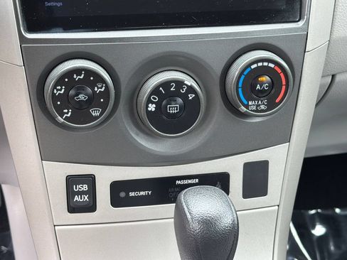 Used 2012 Toyota Corolla LE FWD image 22