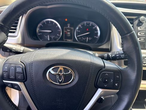Used 2015 Toyota Highlander XLE FWD image 9