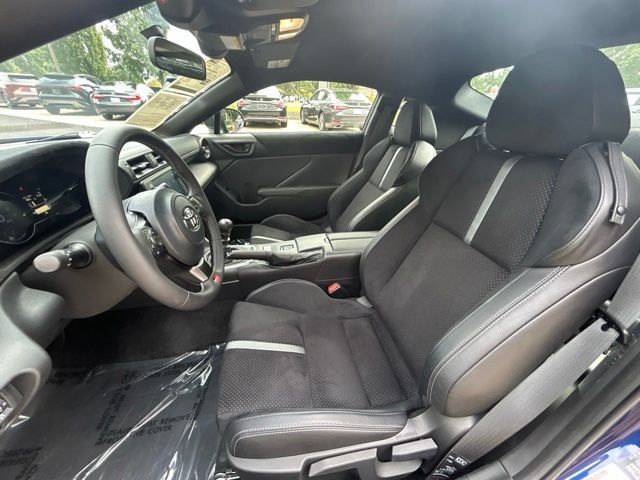 Used 2025 Toyota GR86 Premium w/ ALL Weather Mat Package (TMS) RWD image 11