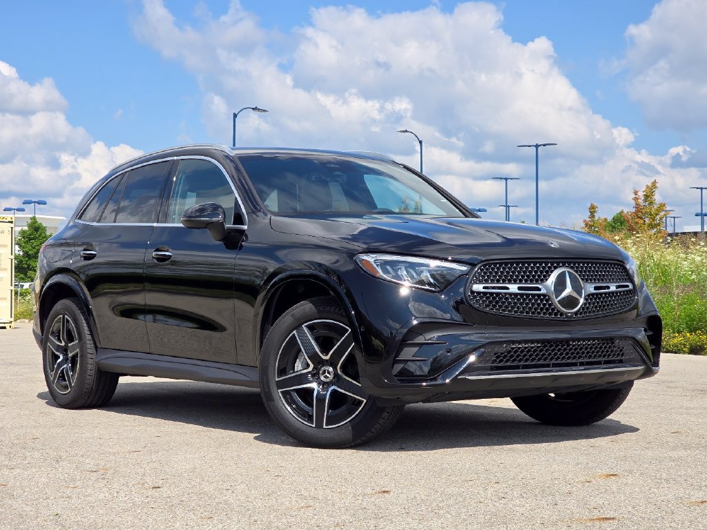 Certified 2026 Mercedes-Benz GLC 300 4MATIC image 2