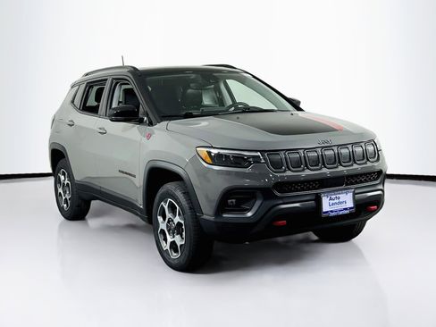 Used 2022 Jeep Compass Trailhawk w/ Trailhawk Elite Group AWD/4WD image 3