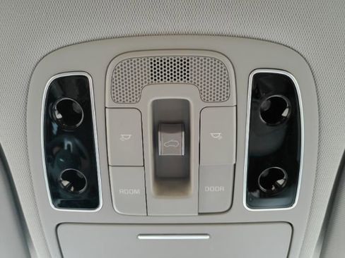 Used 2019 Kia Soul EV + w/ Sun & Fun Package image 52