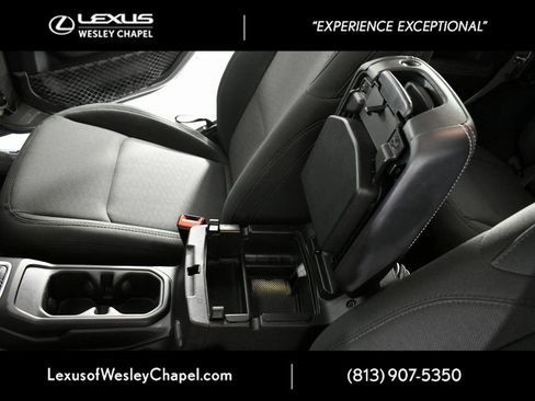 Used 2020 Jeep Wrangler Unlimited Sahara image 28