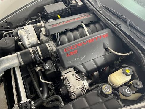 Used 2005 Chevrolet Corvette Coupe w/ Preferred Equipment Group RWD image 21