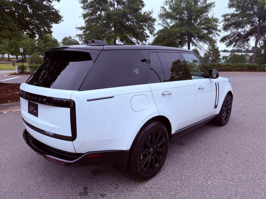 Used 2025 Land Rover Range Rover SE AWD/4WD image 18