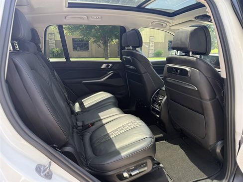 Used 2023 BMW X7 xDrive40i w/ Premium Package AWD/4WD image 12