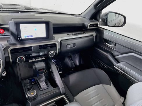 Certified 2025 Toyota Tacoma TRD Sport AWD/4WD image 19