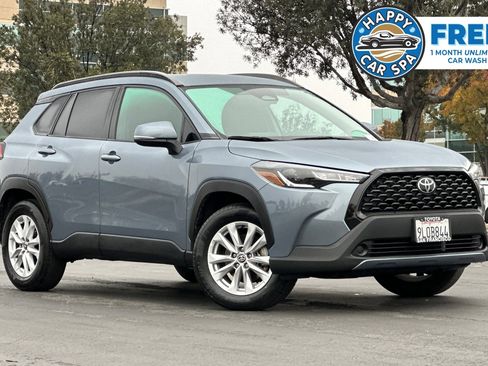 Used 2024 Toyota Corolla Cross LE image 1