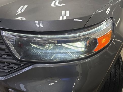 Used 2023 Ford Explorer XLT w/ Equipment Group 202A image 33