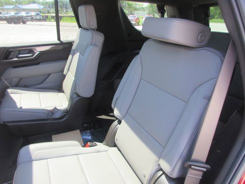 New 2026 GMC Yukon Elevation w/ Elevation Premium Package AWD/4WD image 12