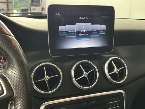 Used 2018 Mercedes-Benz CLA 250 image 16