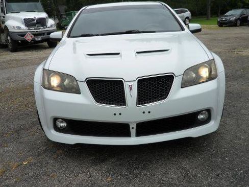 Used 2008 Pontiac G8 w/ Premium Package RWD image 3