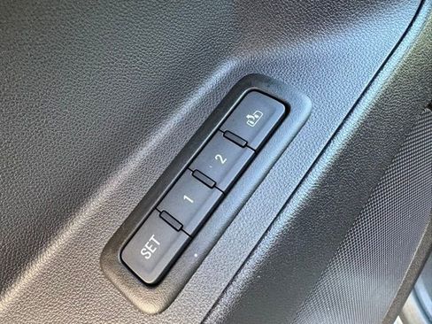 Used 2024 Chevrolet Equinox Premier image 29