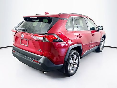 Used 2024 Toyota RAV4 LE AWD/4WD image 3