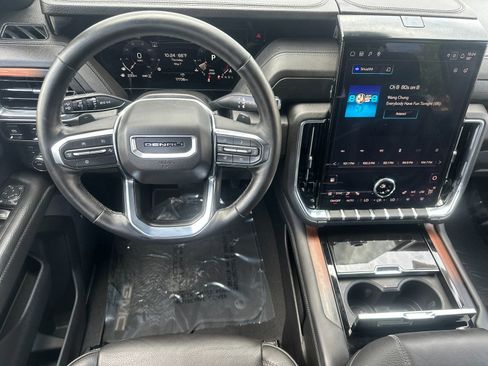 Used 2025 GMC Yukon Denali AWD/4WD image 15