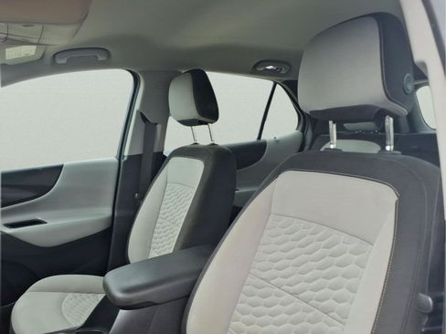 Used 2018 Chevrolet Equinox LS FWD image 18