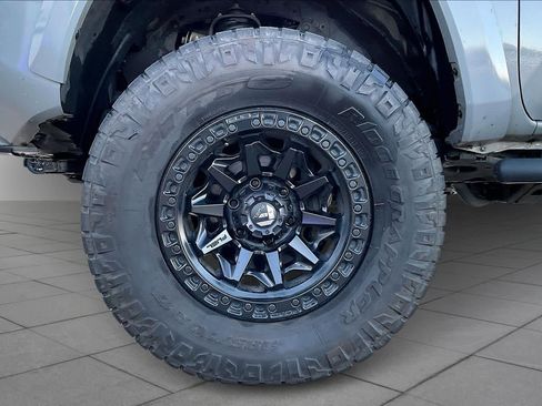 Used 2021 Toyota Tacoma SR5 image 12