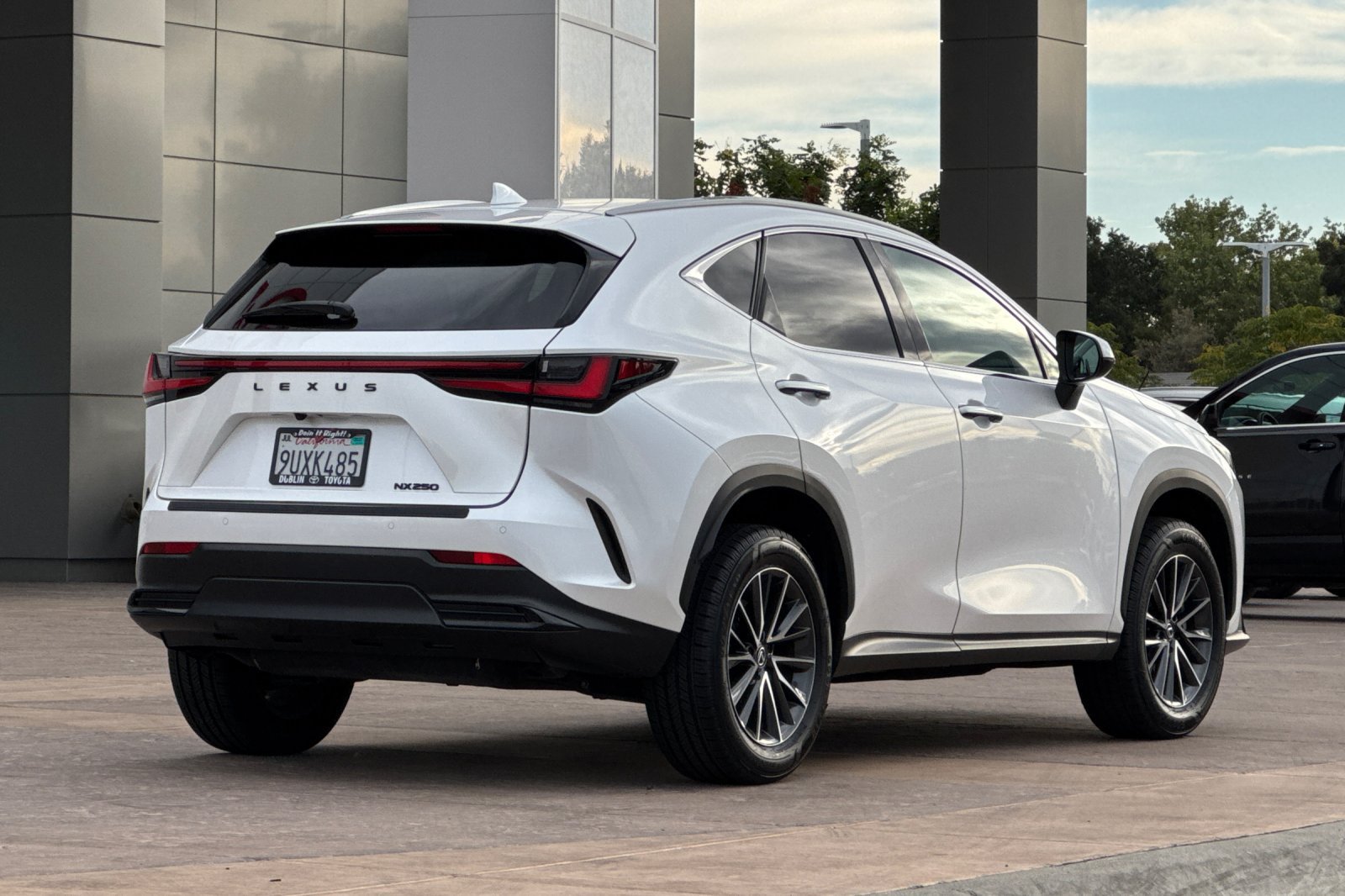 Used 2025 Lexus NX 250 FWD w/ Accessory Package (Z2) image 4