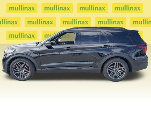 Used 2025 Ford Explorer ST image 12