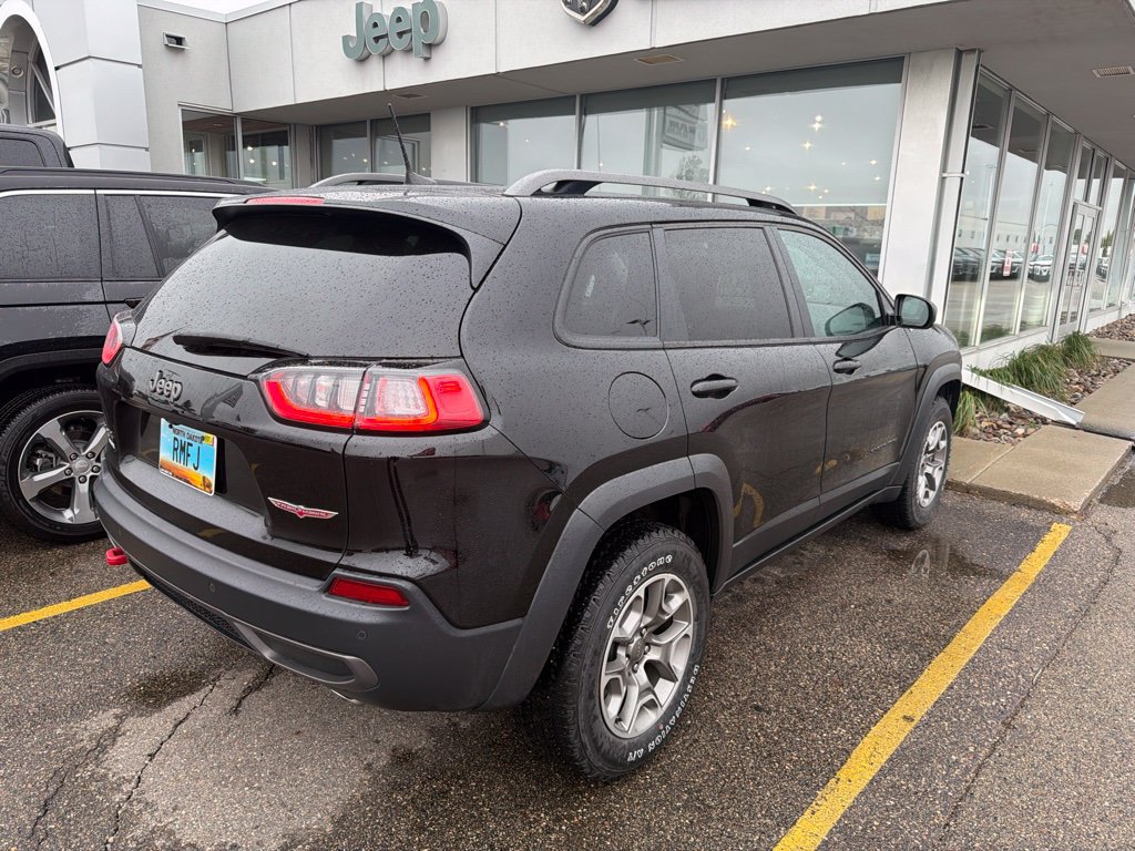 Used 2021 Jeep Cherokee Trailhawk AWD/4WD image 2