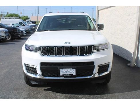 Used 2023 Jeep Grand Cherokee L Limited AWD/4WD image 11