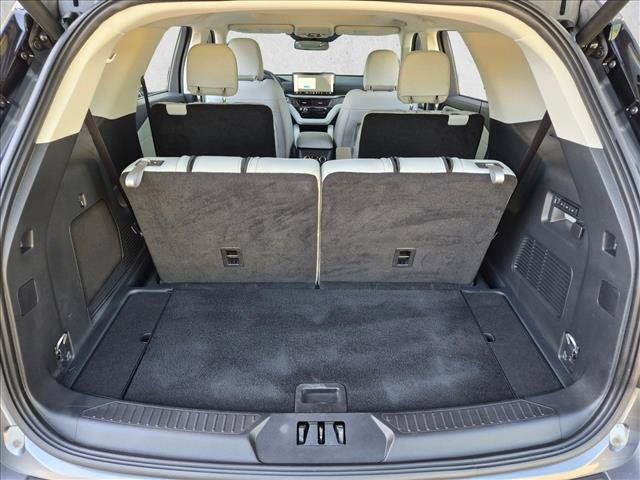 Used 2025 Ford Explorer Platinum w/ Ultimate Package AWD/4WD image 6