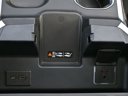 Used 2022 Chevrolet Silverado 1500 LT Trail Boss w/ LT Trail Boss Premium Package image 43