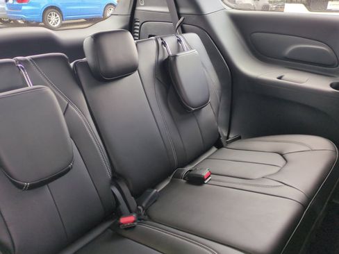 New 2026 Chrysler Pacifica Select FWD image 18