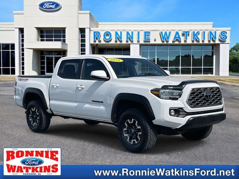 Used 2021 Toyota Tacoma TRD Off-Road w/ TRD Premium Off Road Package image 1