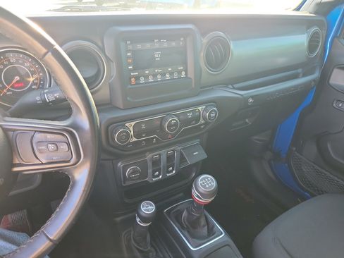 Used 2021 Jeep Wrangler Sport image 19