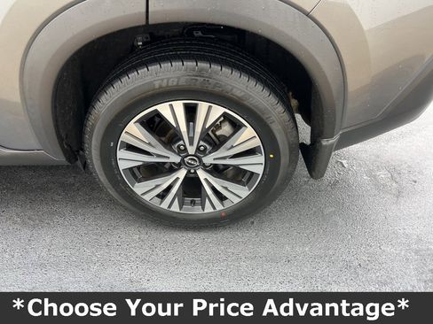 Used 2023 Nissan Rogue SV w/ SV Premium Package image 11