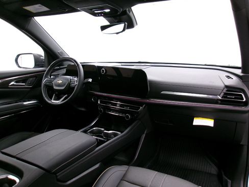 New 2026 Chevrolet Traverse High Country w/ LPO, Floor Liner Package image 3