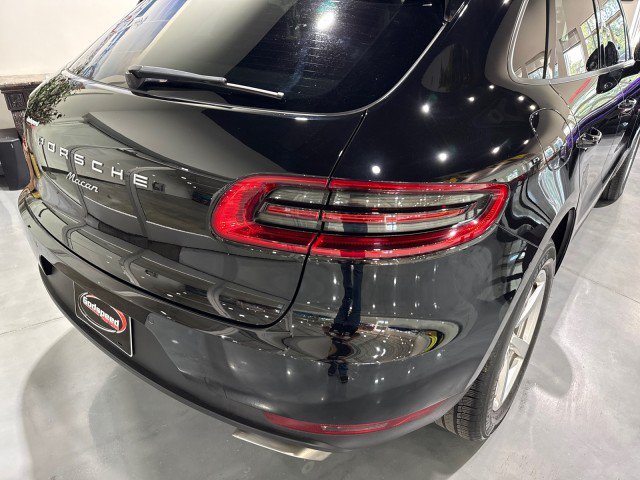 Used 2018 Porsche Macan AWD/4WD image 29