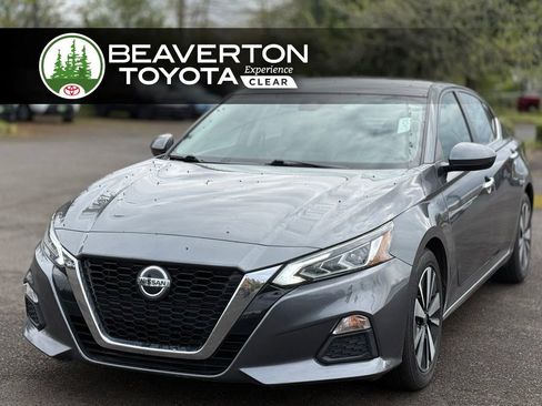 Used 2021 Nissan Altima 2.5 SV image 1