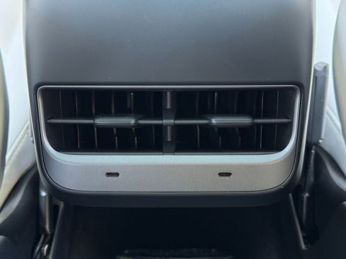 Used 2023 Tesla Model Y Long Range image 34