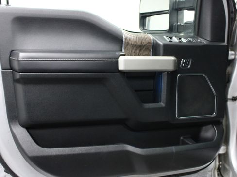 Used 2019 Ford F250 Lariat w/ Lariat Ultimate Package image 7