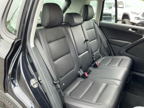 Used 2017 Volkswagen Tiguan S FWD image 20