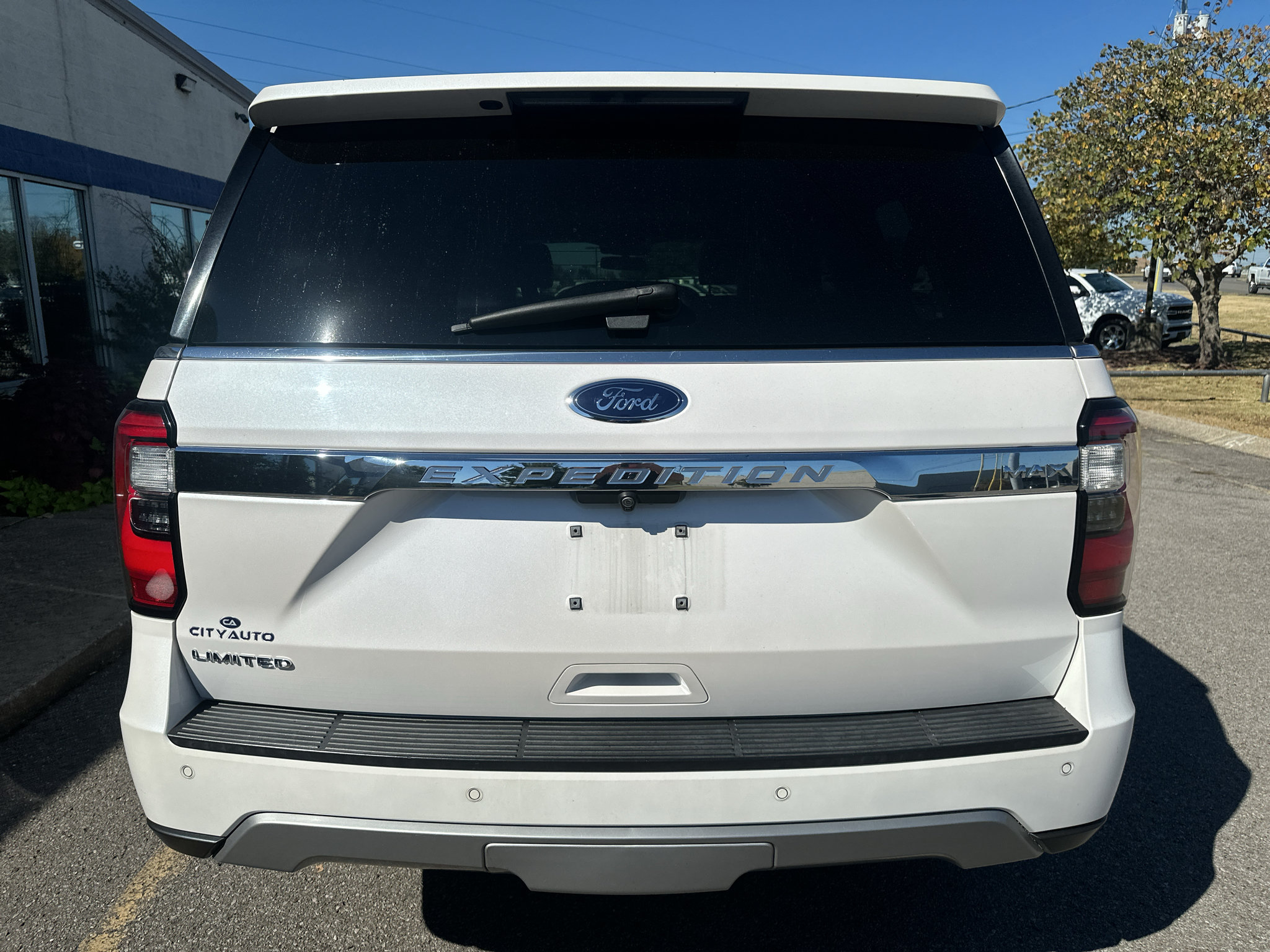 Used 2019 Ford Expedition Max Limited w/ Equipment Group 301A RWD image 5