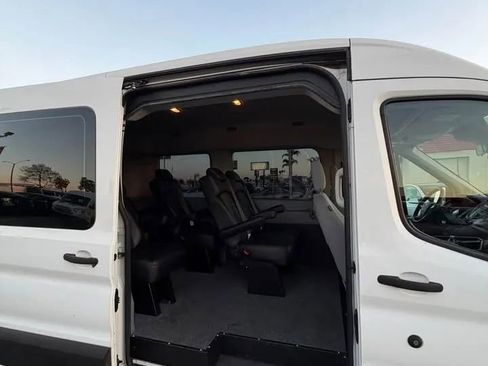 Used 2019 Ford Transit 150 XLT image 6