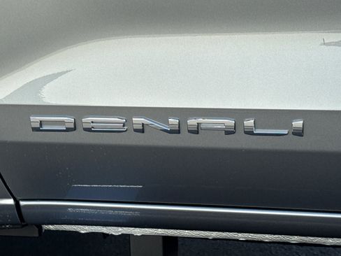 Used 2026 GMC Canyon Denali AWD/4WD image 10