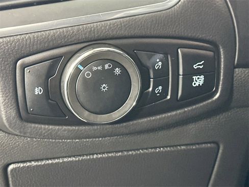 Used 2024 Ford Edge Titanium image 18