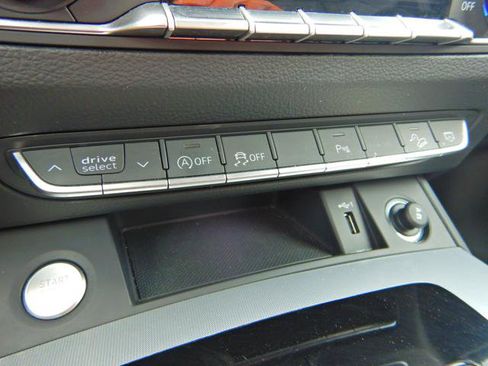 Used 2025 Audi Q5 2.0T Premium AWD/4WD image 19