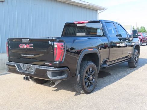 Used 2024 GMC Sierra 2500 AT4 w/ AT4 Premium Plus Package AWD/4WD image 3