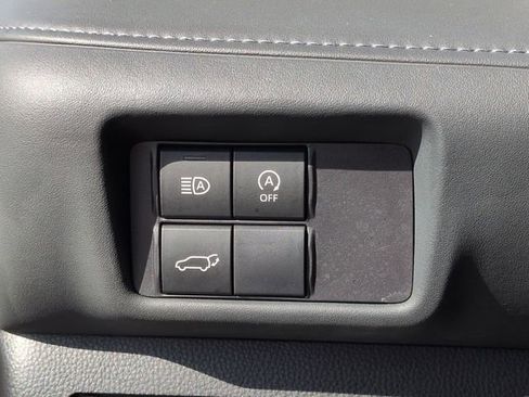 Used 2023 Toyota Highlander LE image 15