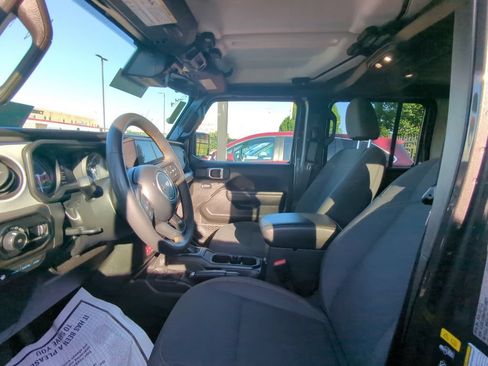 Used 2024 Jeep Wrangler Unlimited AWD/4WD image 6